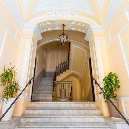 Grand Classic Apartment At San Martino By Napoliapartments Nápoles Exterior foto