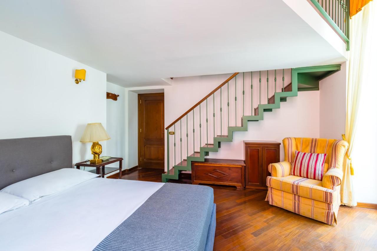 Grand Classic Apartment At San Martino By Napoliapartments Nápoles Exterior foto