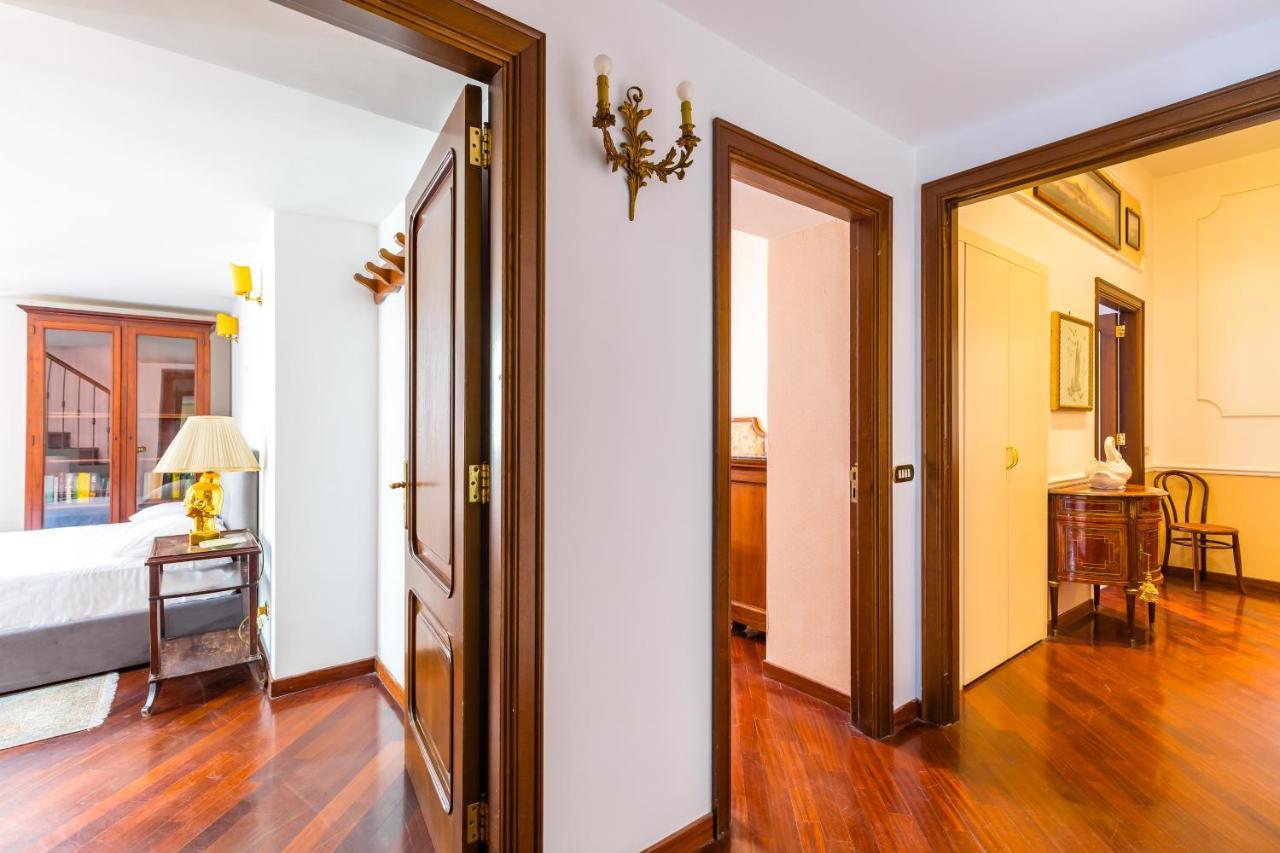 Grand Classic Apartment At San Martino By Napoliapartments Nápoles Exterior foto