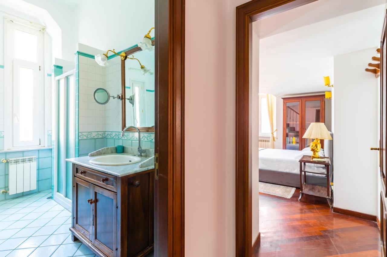 Grand Classic Apartment At San Martino By Napoliapartments Nápoles Exterior foto