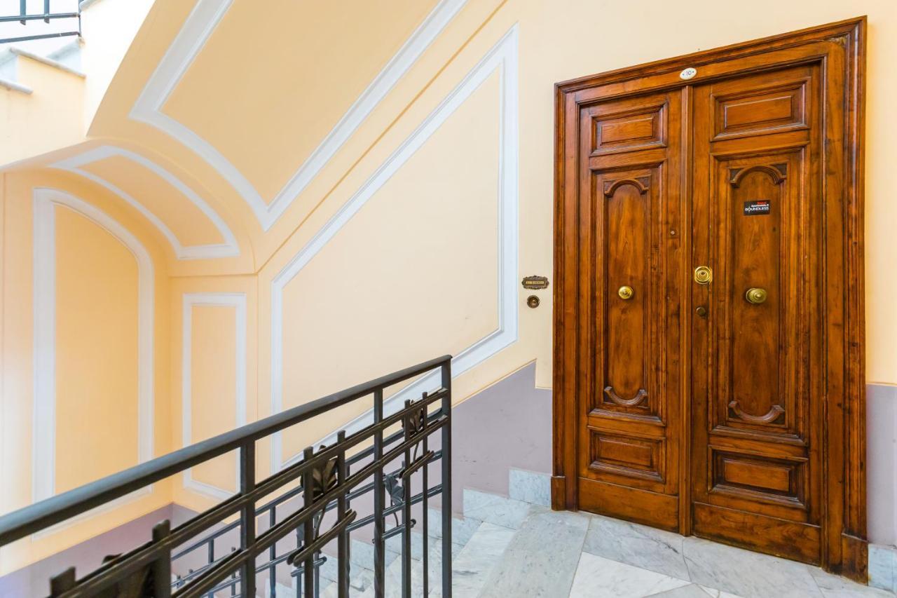 Grand Classic Apartment At San Martino By Napoliapartments Nápoles Exterior foto