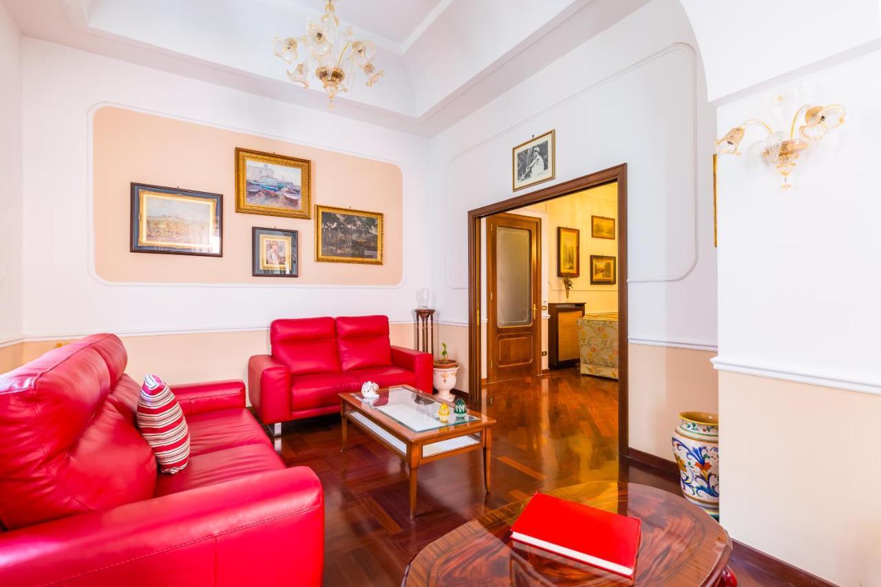 Grand Classic Apartment At San Martino By Napoliapartments Nápoles Exterior foto