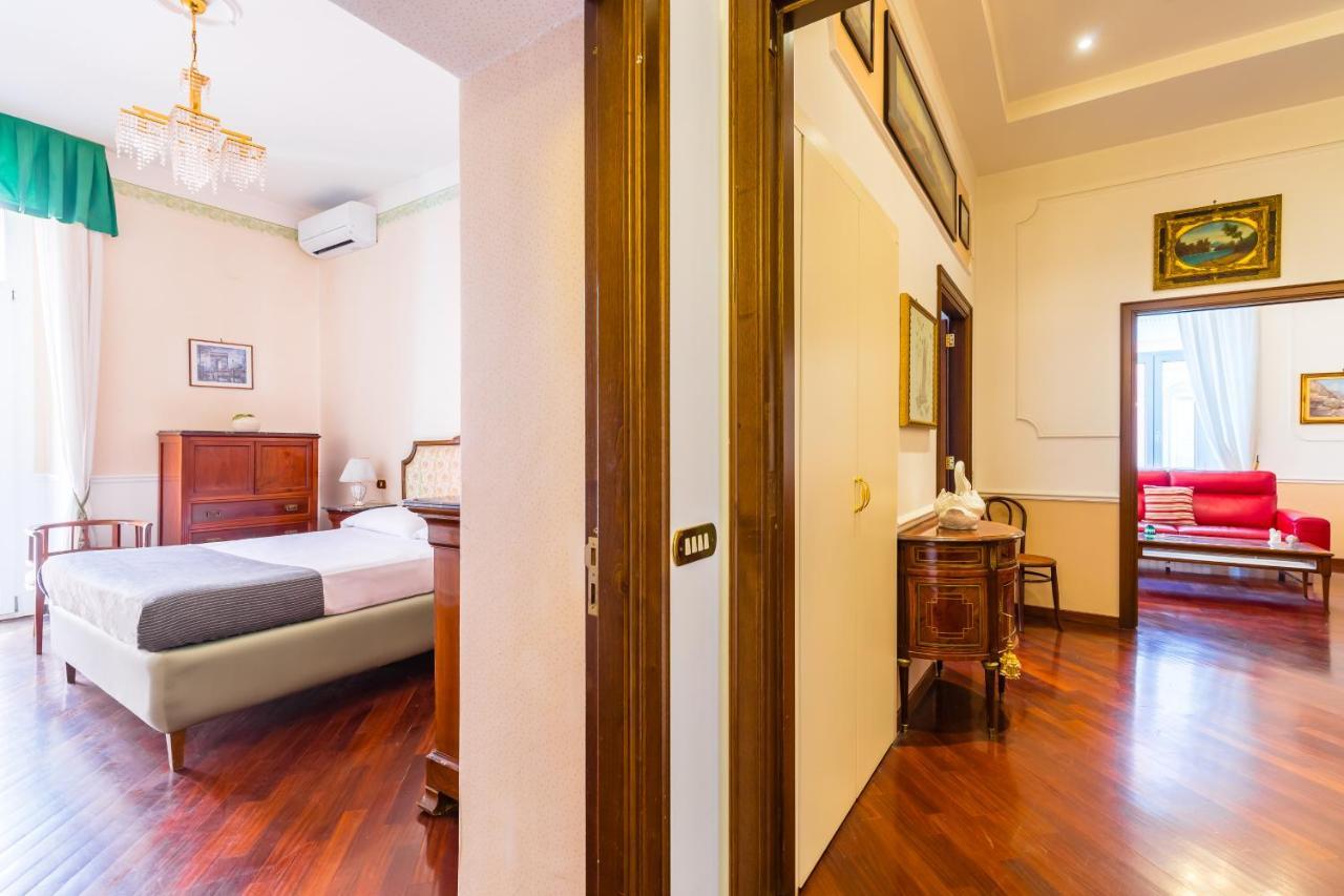 Grand Classic Apartment At San Martino By Napoliapartments Nápoles Exterior foto
