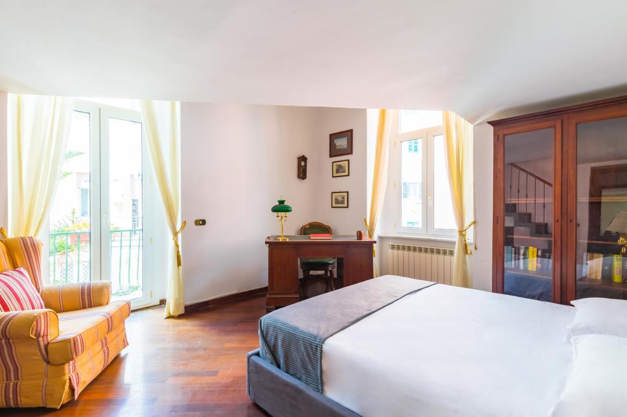 Grand Classic Apartment At San Martino By Napoliapartments Nápoles Exterior foto