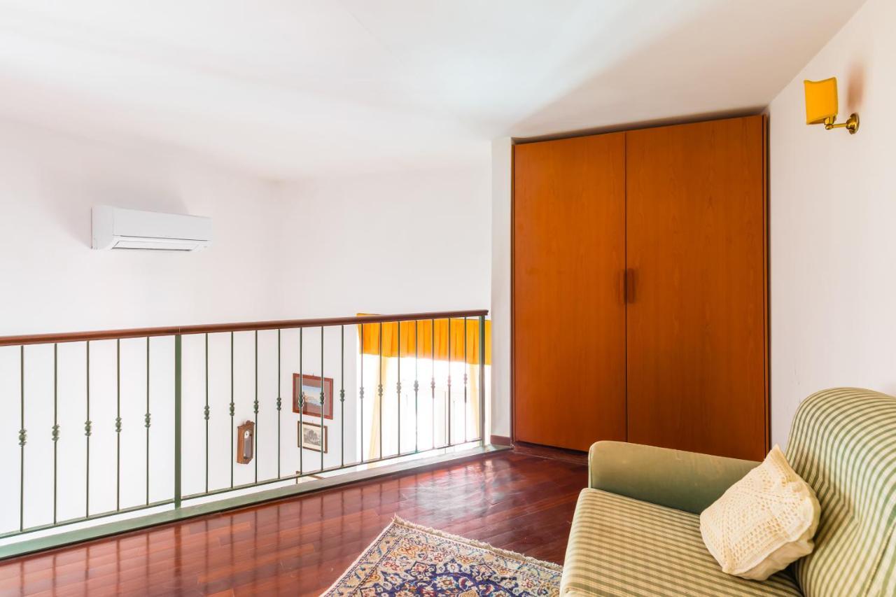 Grand Classic Apartment At San Martino By Napoliapartments Nápoles Exterior foto