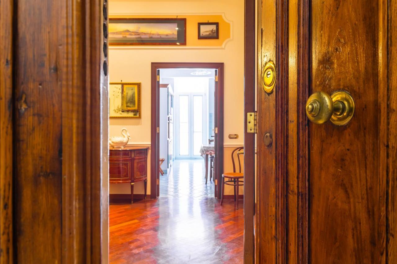 Grand Classic Apartment At San Martino By Napoliapartments Nápoles Exterior foto
